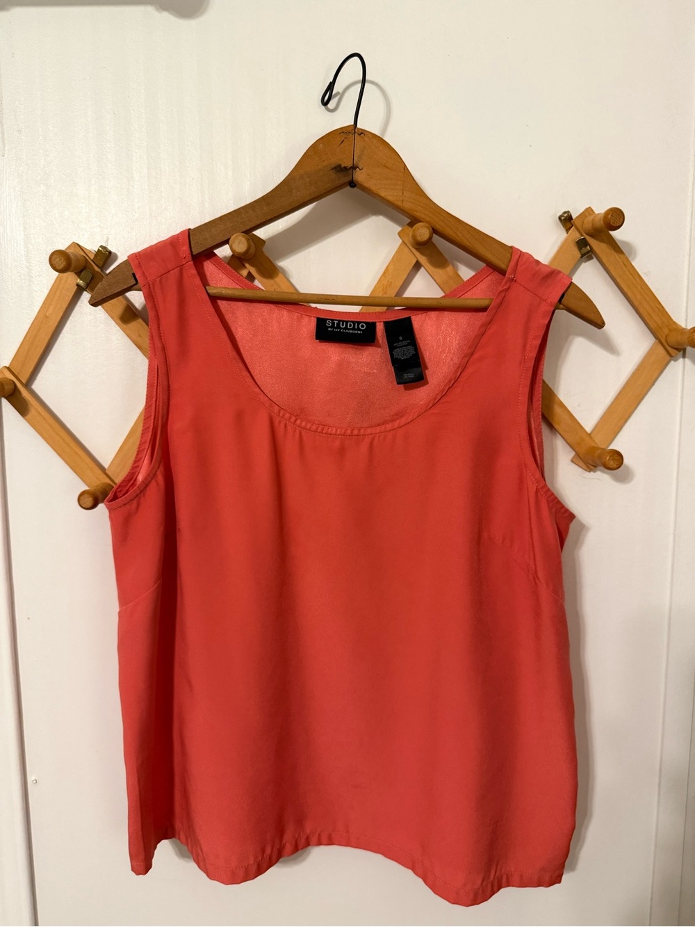 Liz Claiborne Coral Scoop Neck Women’s Sleeveless Top